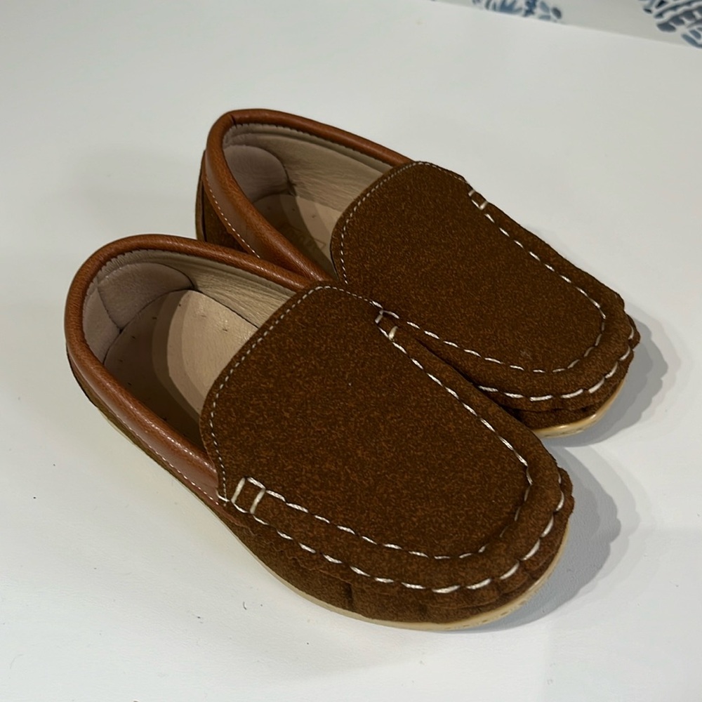 Perfect condition- Toddle boy loafers BROWN or BLACK